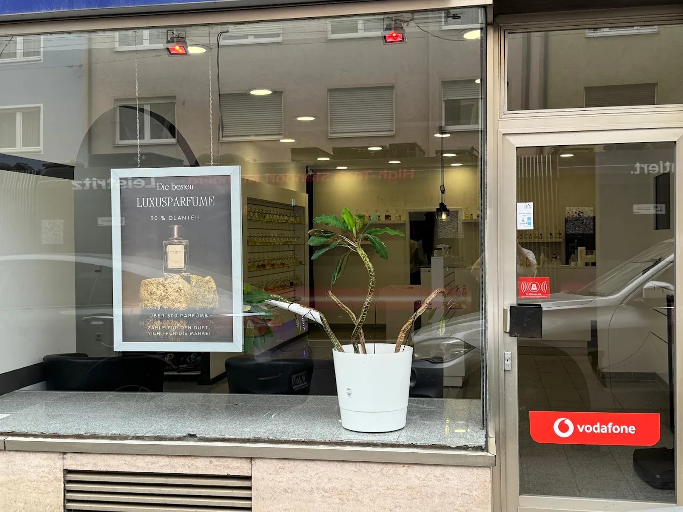 Schaufenster von QAMER in der Gibitzenhofstraße in Nürnberg